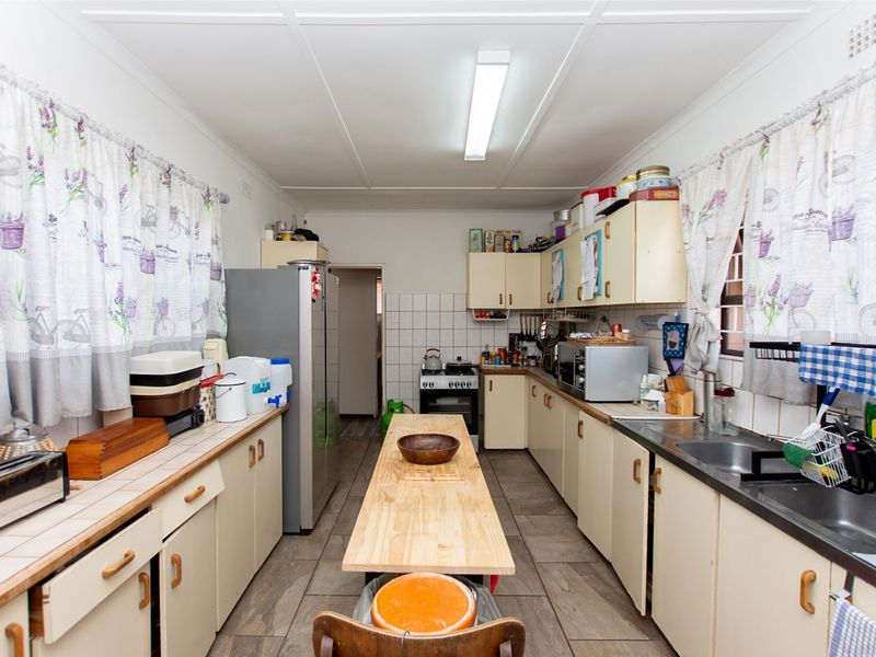 Charming Family Home for Sale in Vredenburg - Photo 6