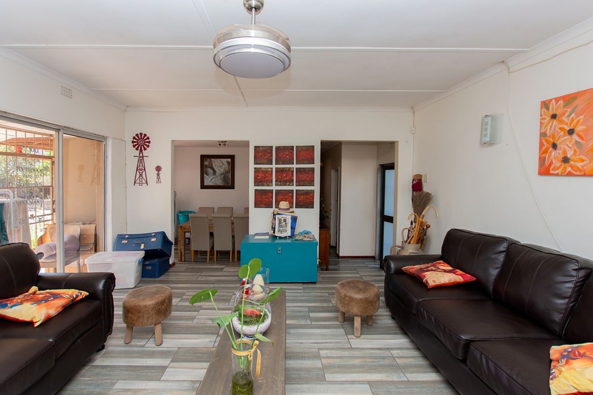 Charming Family Home for Sale in Vredenburg - Photo 3