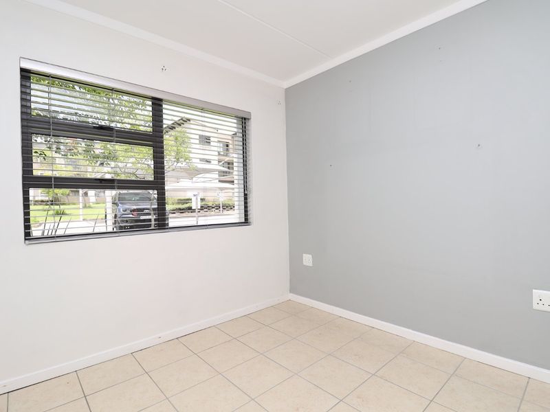 Modern 2 Bedroom 1 Bathroom ground floor apartment - Photo 9