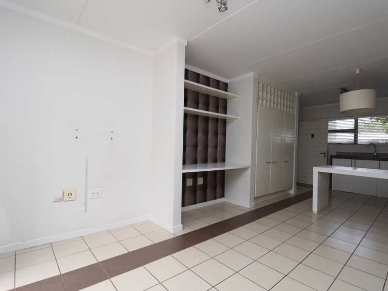 Modern 2 Bedroom 1 Bathroom ground floor apartment - Photo 7