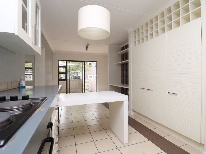 Modern 2 Bedroom 1 Bathroom ground floor apartment - Photo 5