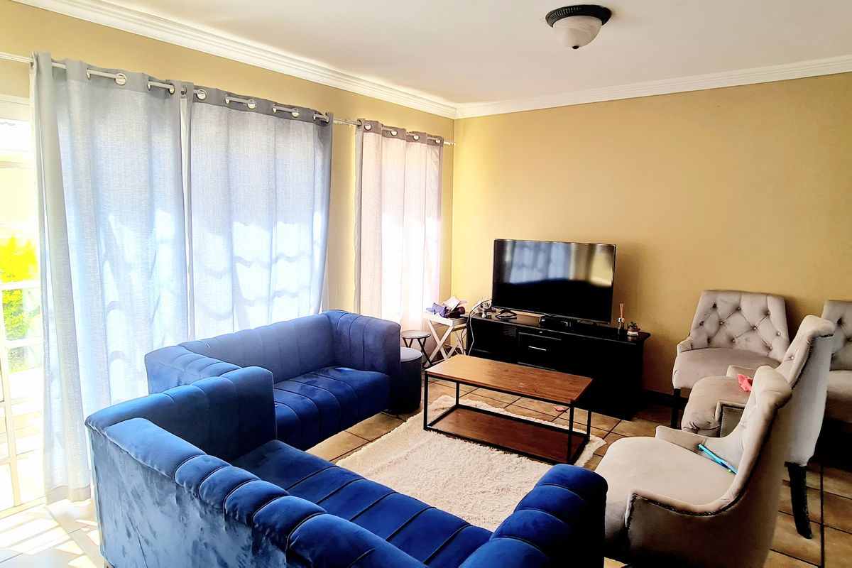 2 Bedroom Townhouse in Security Estate For Sale in New Town, Louis Trichardt - Photo 2