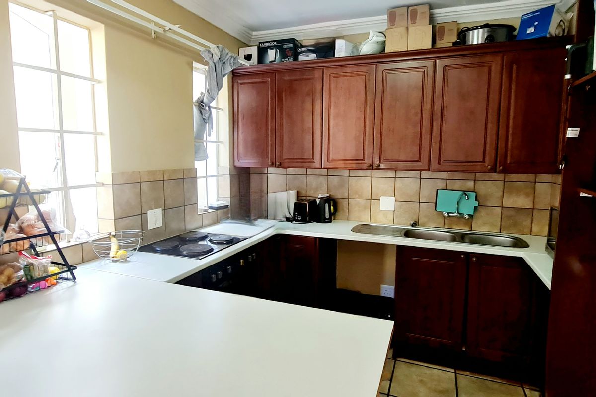 2 Bedroom Townhouse in Security Estate For Sale in New Town, Louis Trichardt - Photo 3