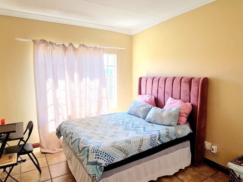 2 Bedroom Townhouse in Security Estate For Sale in New Town, Louis Trichardt - Photo 5
