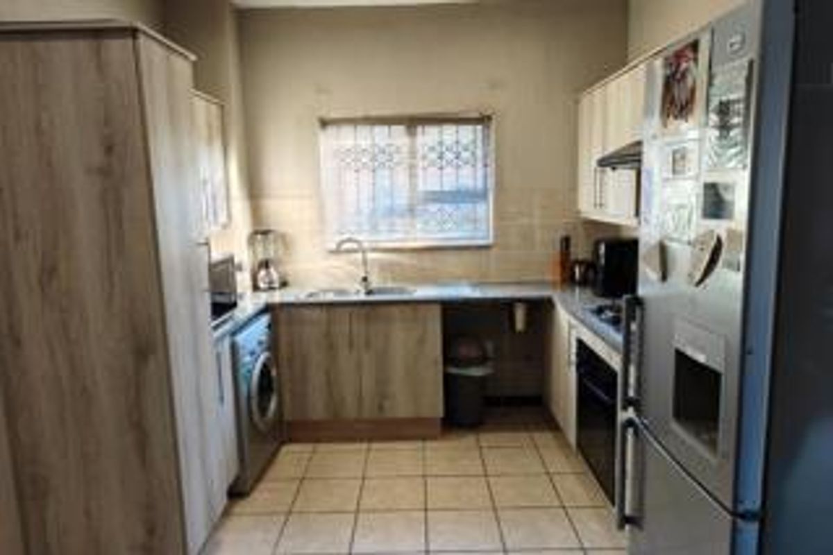 Your Wilgeheuwel Escape: Modern, Secure, and Ready for You - Photo 4