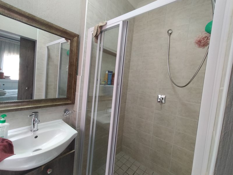 This first-floor apartment boasts a 2- bedroom layout. - Photo 10