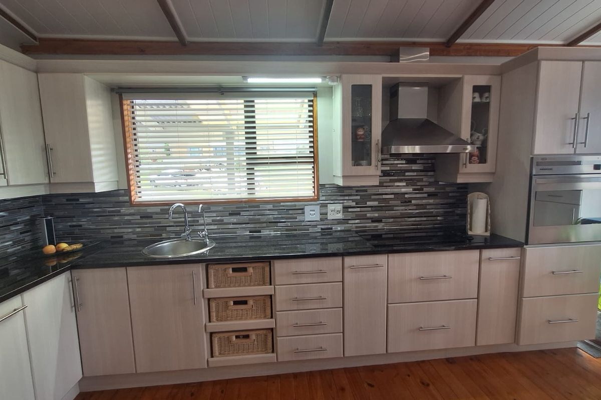 Double-Storey Family Home with Dual Living Potential! - Photo 4