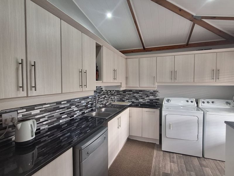 Double-Storey Family Home with Dual Living Potential! - Photo 7