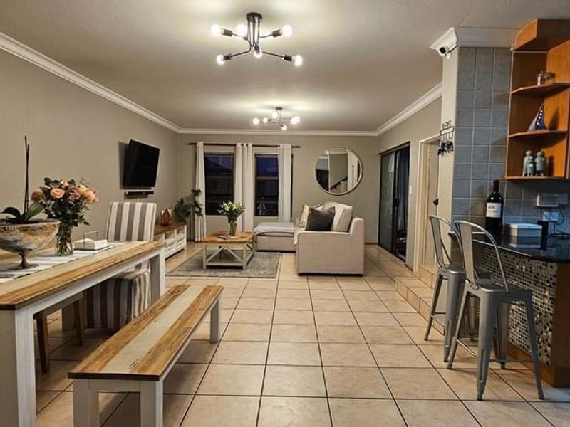 Beautiful 3 Bedroom Duplex in a Secure Estate - Photo 5