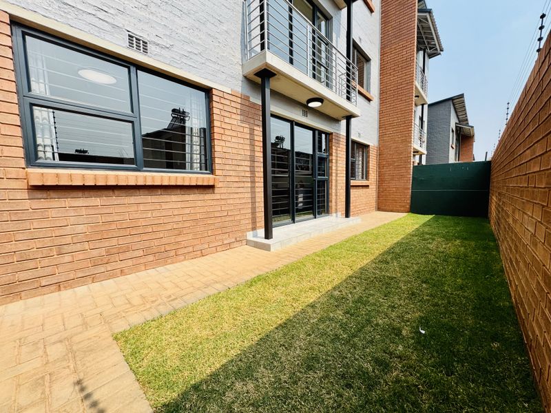 Brand New Modern 2-Bedroom Apartment in Sinoville - Photo 4