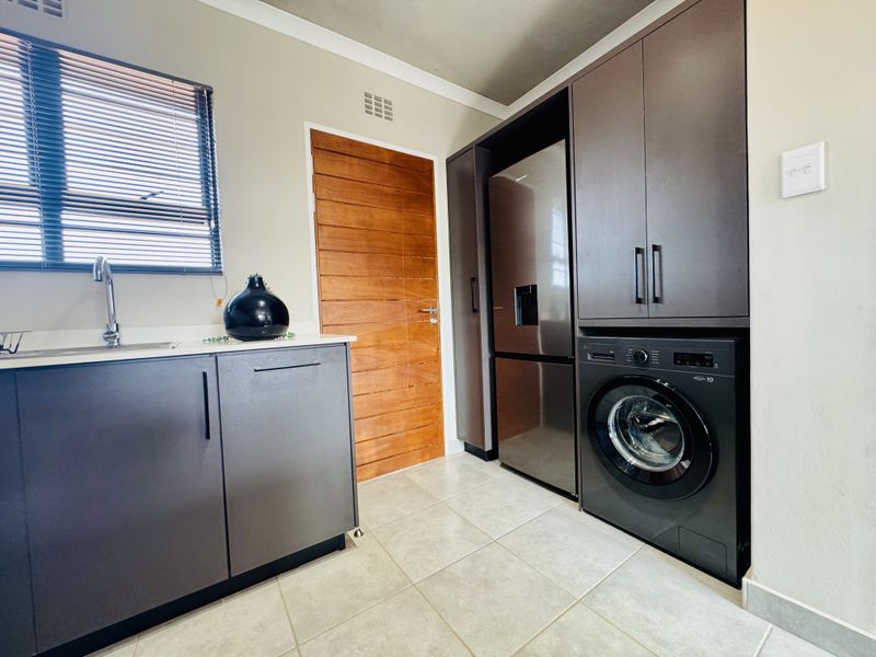 Brand New Modern 2-Bedroom Apartment in Sinoville - Photo 6