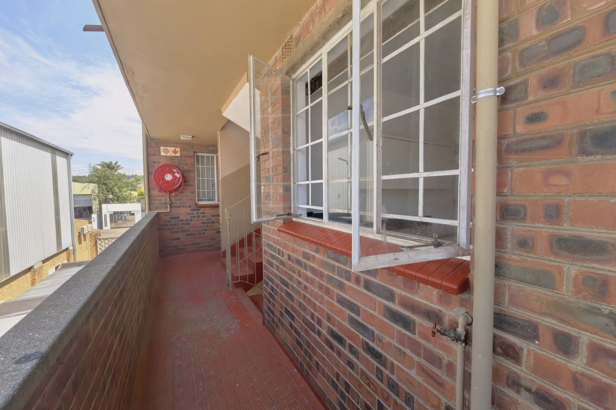 Spacious apartment for sale in a prime location! - Photo 5