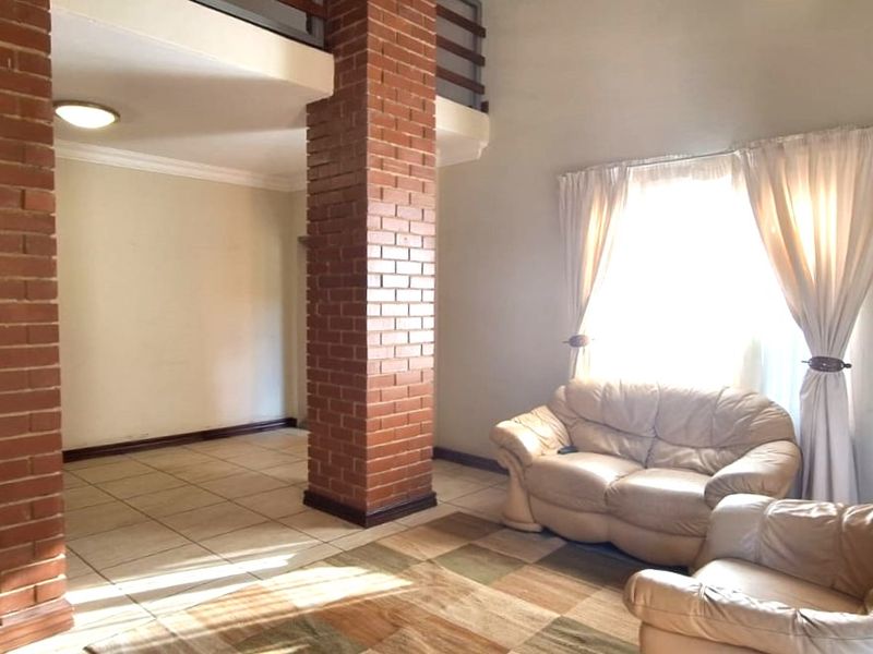 Secure Estate in a well established neighbourhood - Photo 5