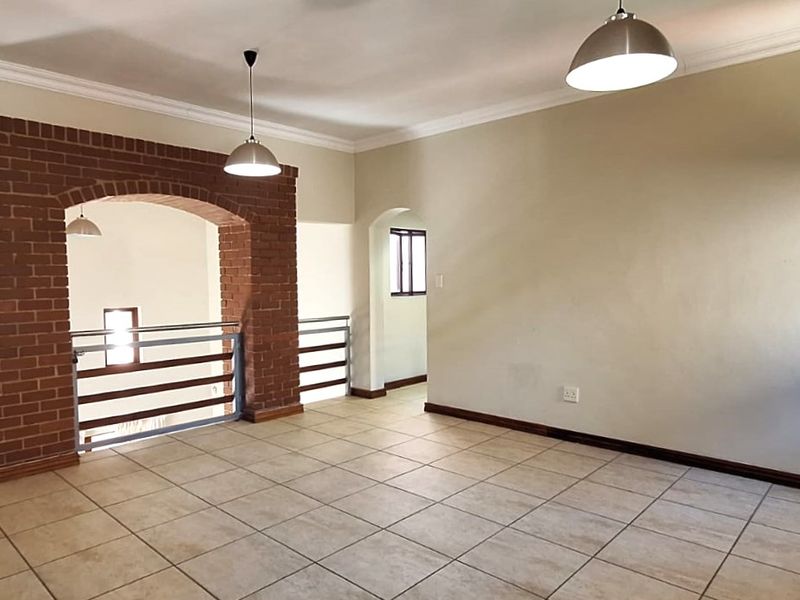 Secure Estate in a well established neighbourhood - Photo 10