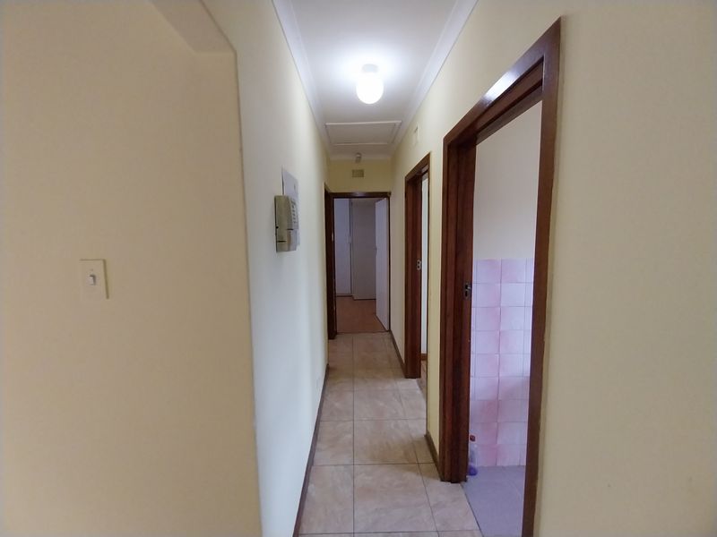Three Bedroom House To Rent In Southernwood - Mthatha - Photo 3