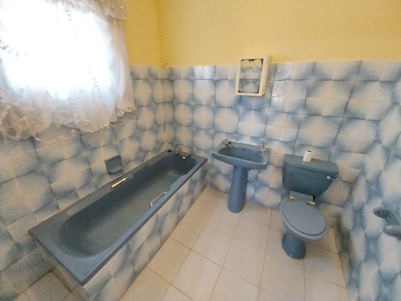 Three Bedroom House To Rent In Southernwood - Mthatha - Photo 6