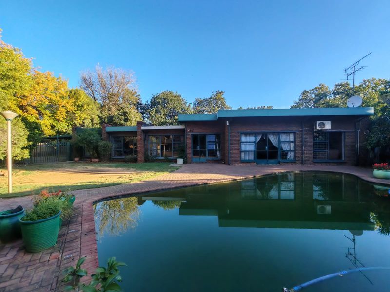 Facebrick 4 bedroom house for sale in Ext 23 - Photo 3