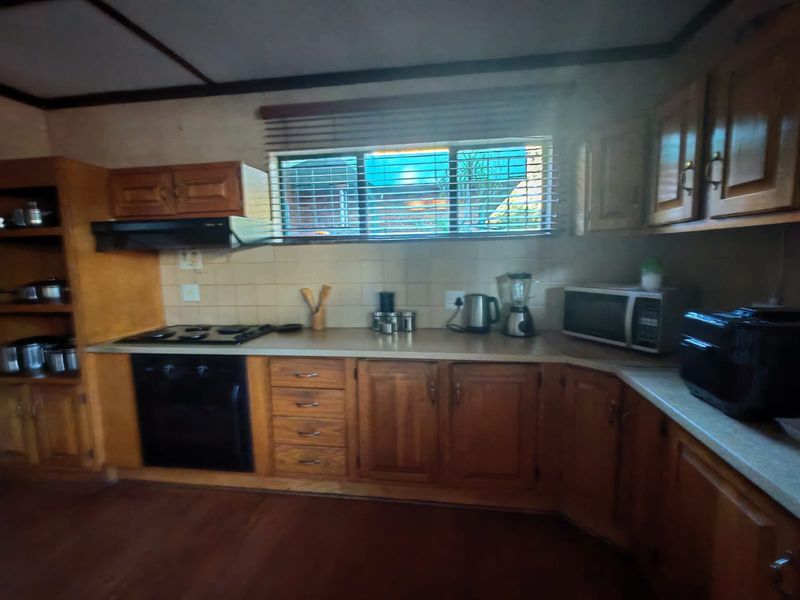 Facebrick 4 bedroom house for sale in Ext 23 - Photo 7