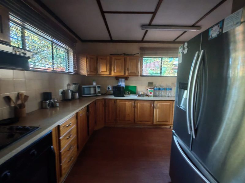 Facebrick 4 bedroom house for sale in Ext 23 - Photo 6