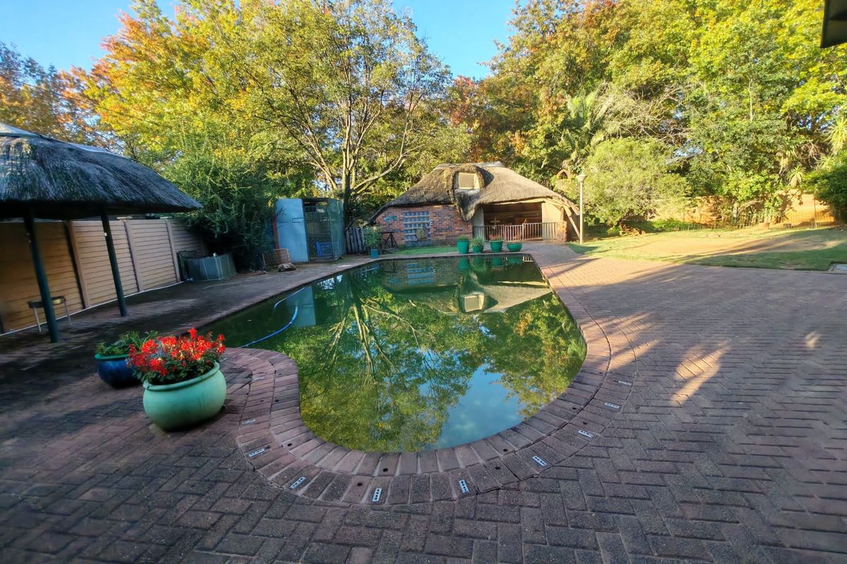 Facebrick 4 bedroom house for sale in Ext 23 - Photo 4