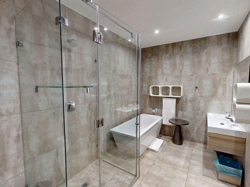 Exclusive Guesthouse for Sale in Prestigious Silver Lakes Game Reserve!!! - Photo 9