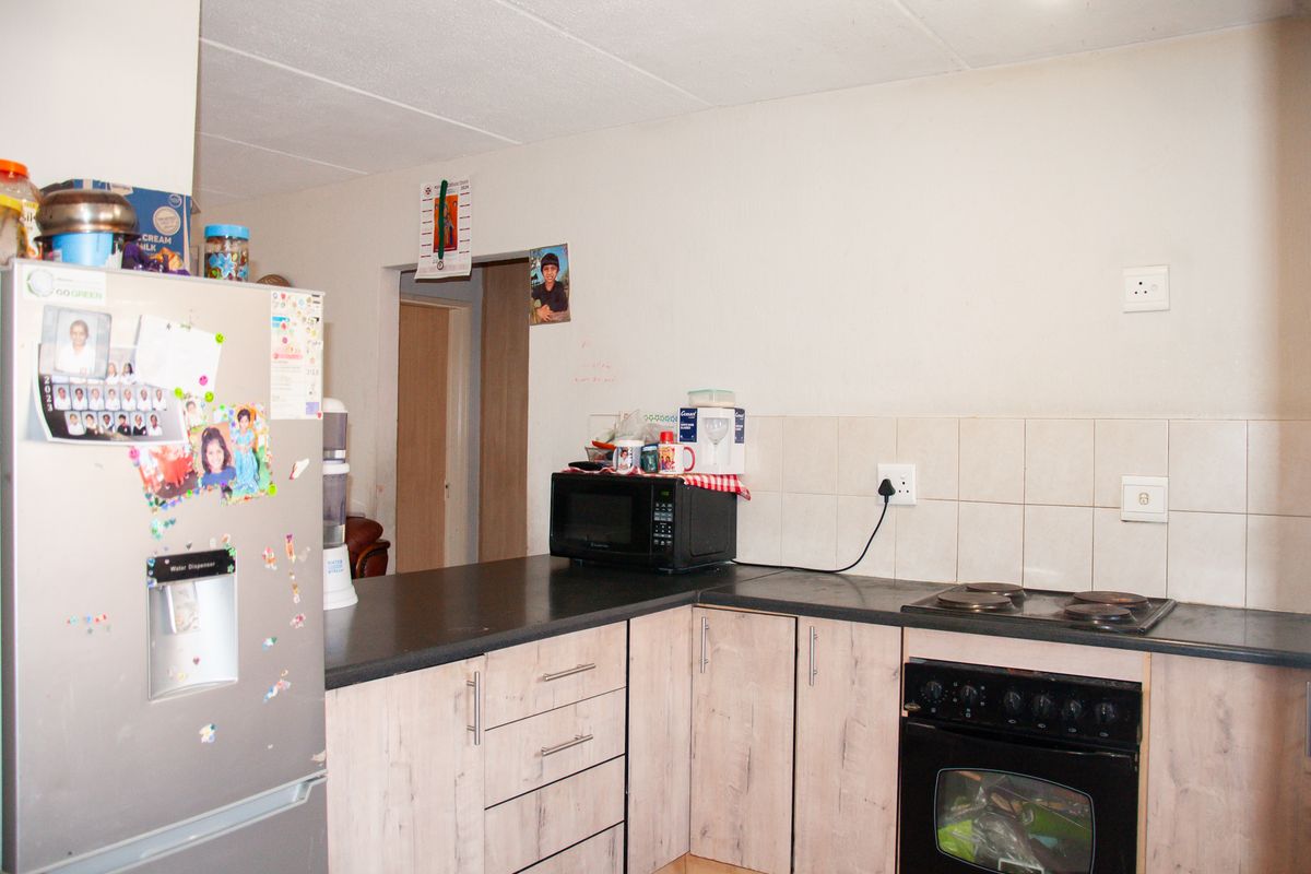 2 Bed Ground Floor  in Vorna Valley For R899 999 - Photo 3