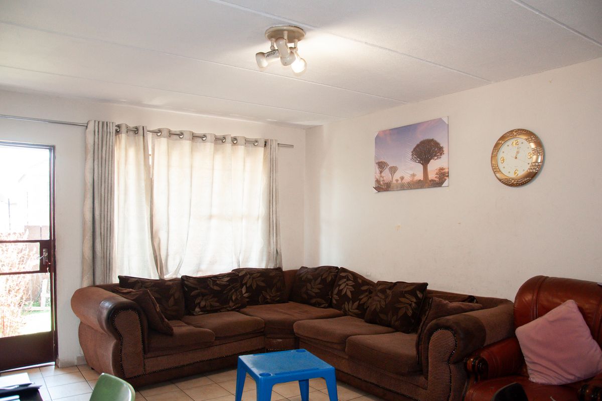 2 Bed Ground Floor  in Vorna Valley For R899 999 - Photo 4