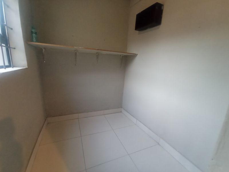 1 Bedroom Cottage to Rent in Florida North - Photo 7