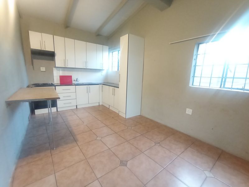 1 Bedroom Cottage to Rent in Florida North - Photo 4