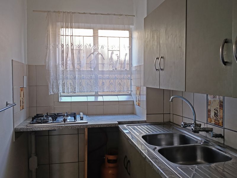 Investors Gem in Rietfontein Modern Townhouse with Fibre and Private Garden! - Photo 4