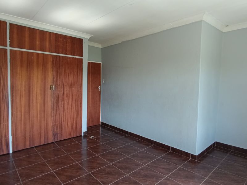 Investors Gem in Rietfontein Modern Townhouse with Fibre and Private Garden! - Photo 7