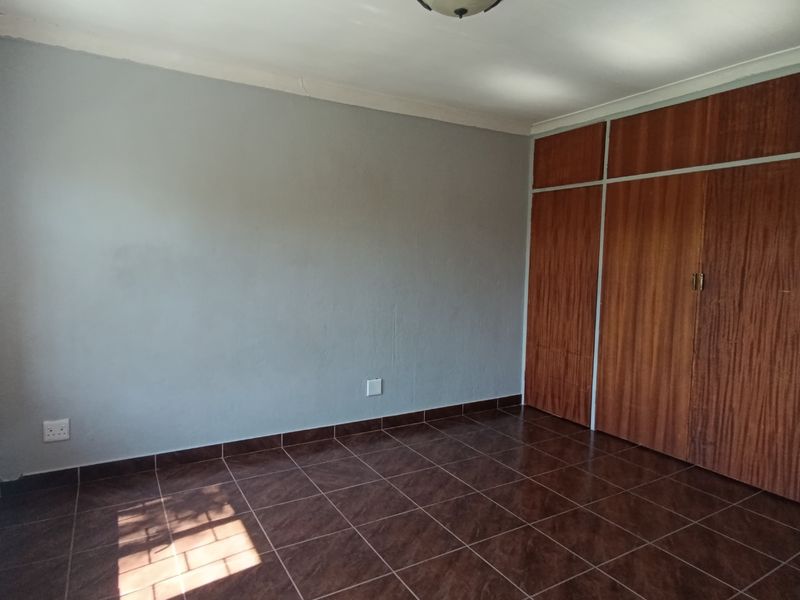 Investors Gem in Rietfontein Modern Townhouse with Fibre and Private Garden! - Photo 6
