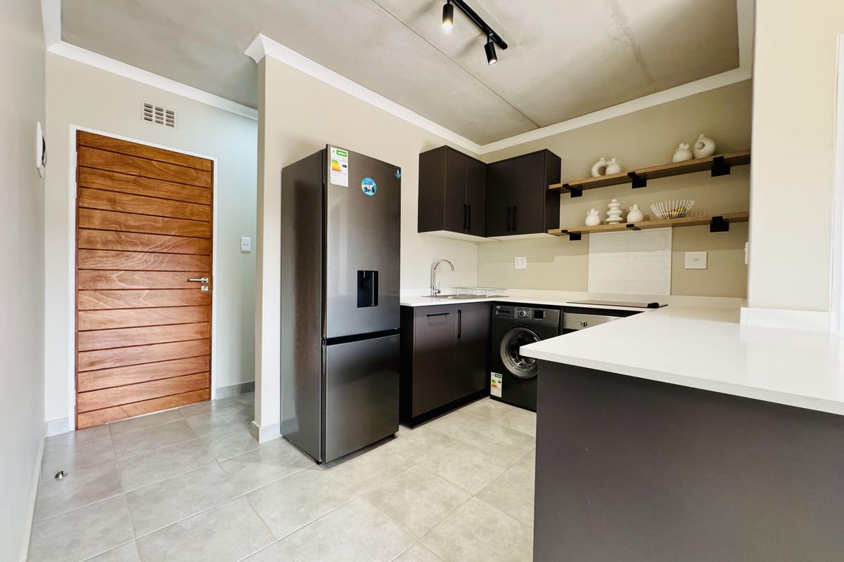 Modern 2-Bedroom Apartment with Garden Access in Montana - Photo 5