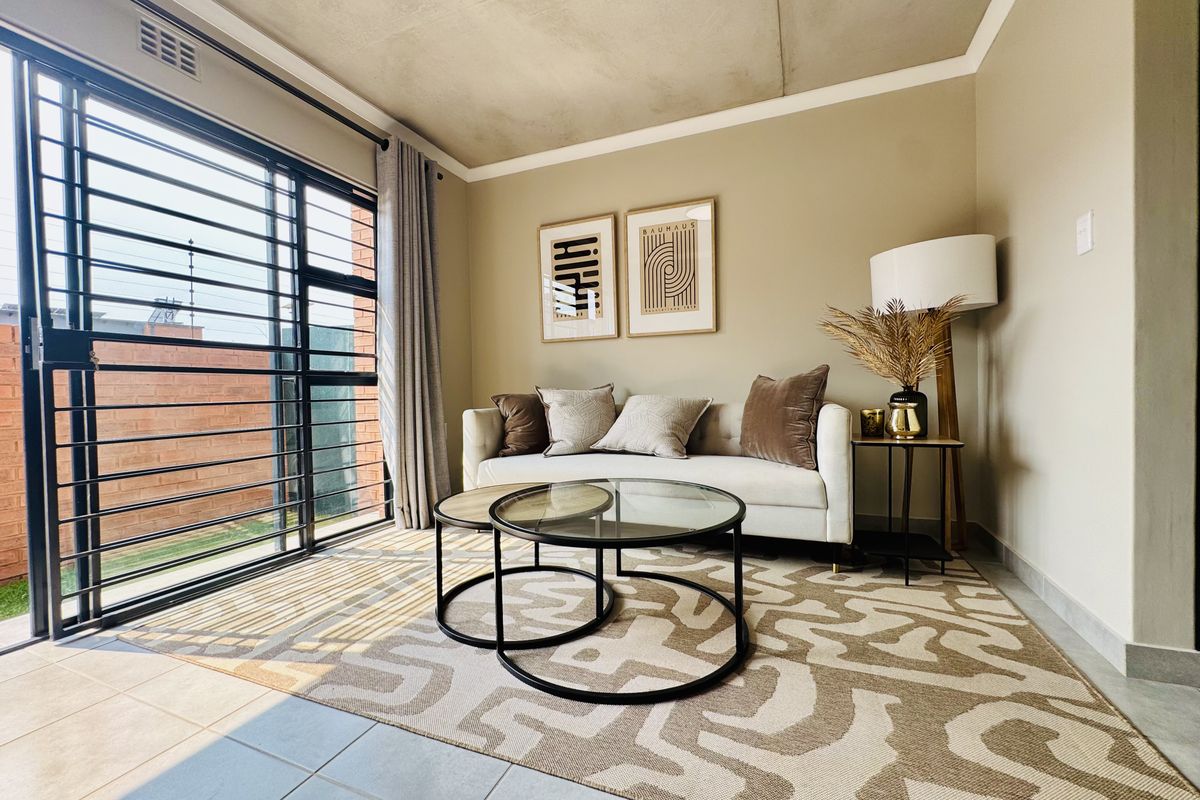 Modern 2-Bedroom Apartment with Garden Access in Montana - Photo 2