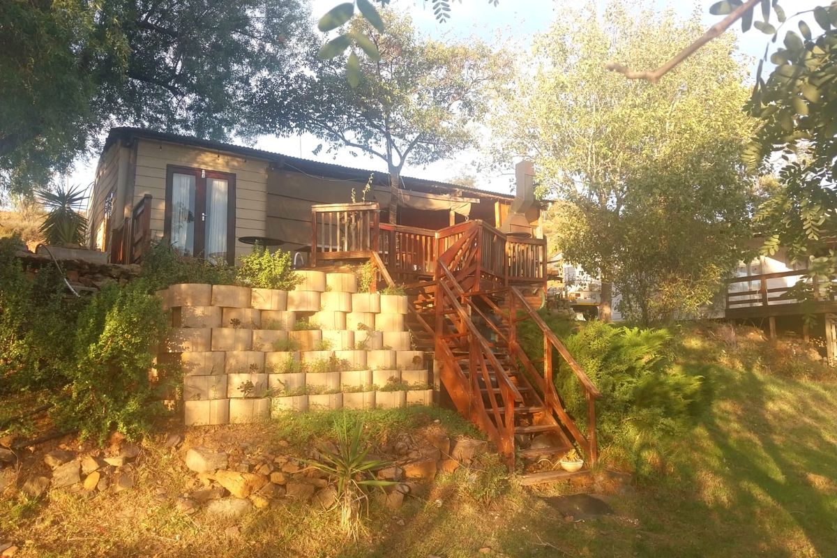Charming Lakeside Cabin – Perfect Weekend Getaway - Photo 2