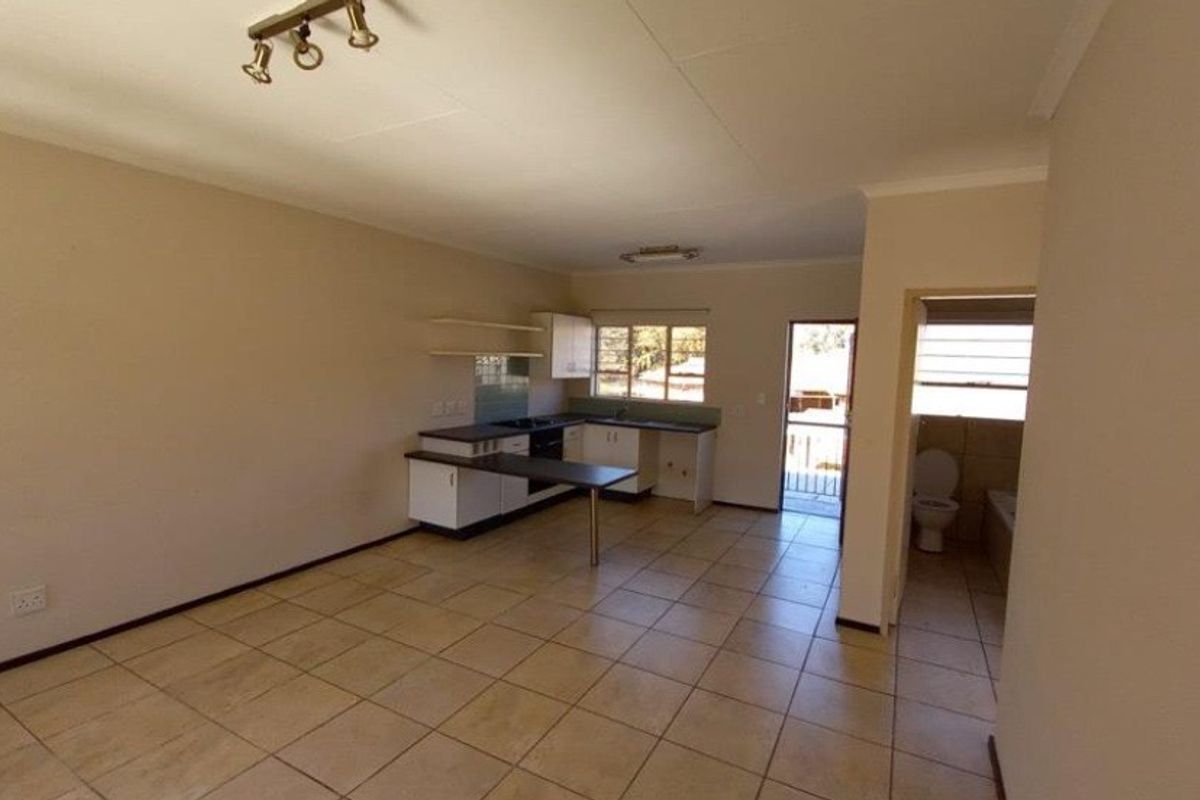 Modern 1-Bedroom First Floor Apartment - Photo 3