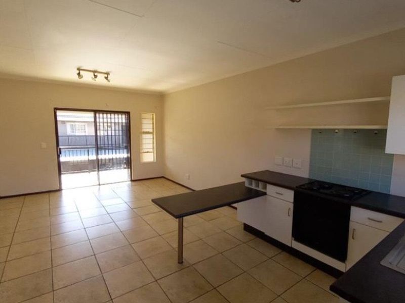 Modern 1-Bedroom First Floor Apartment - Photo 4