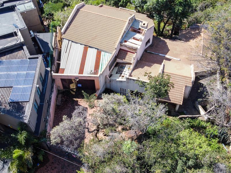 Renovate or Rebuild with Spectacular Views - Photo 4