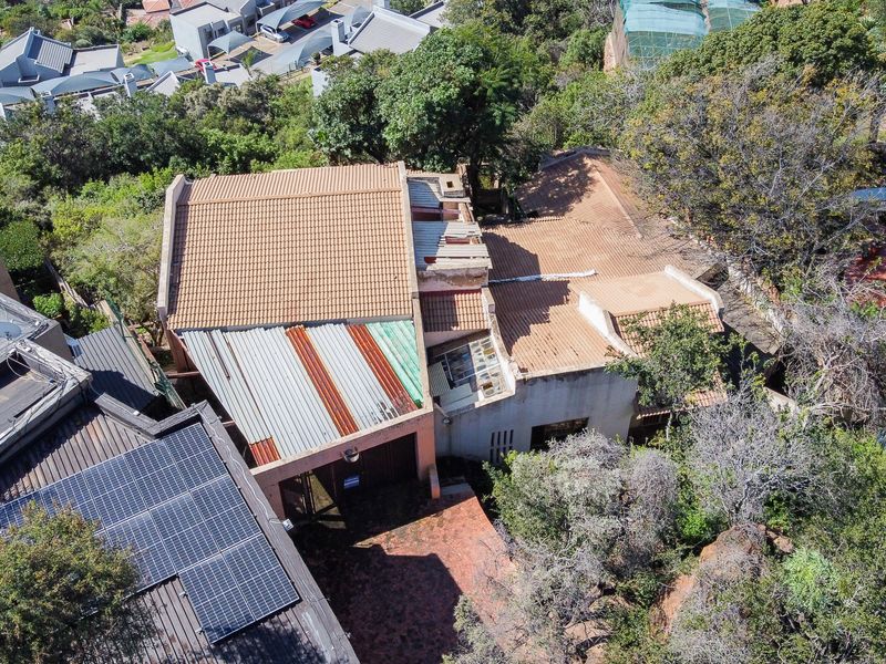 Renovate or Rebuild with Spectacular Views - Photo 3