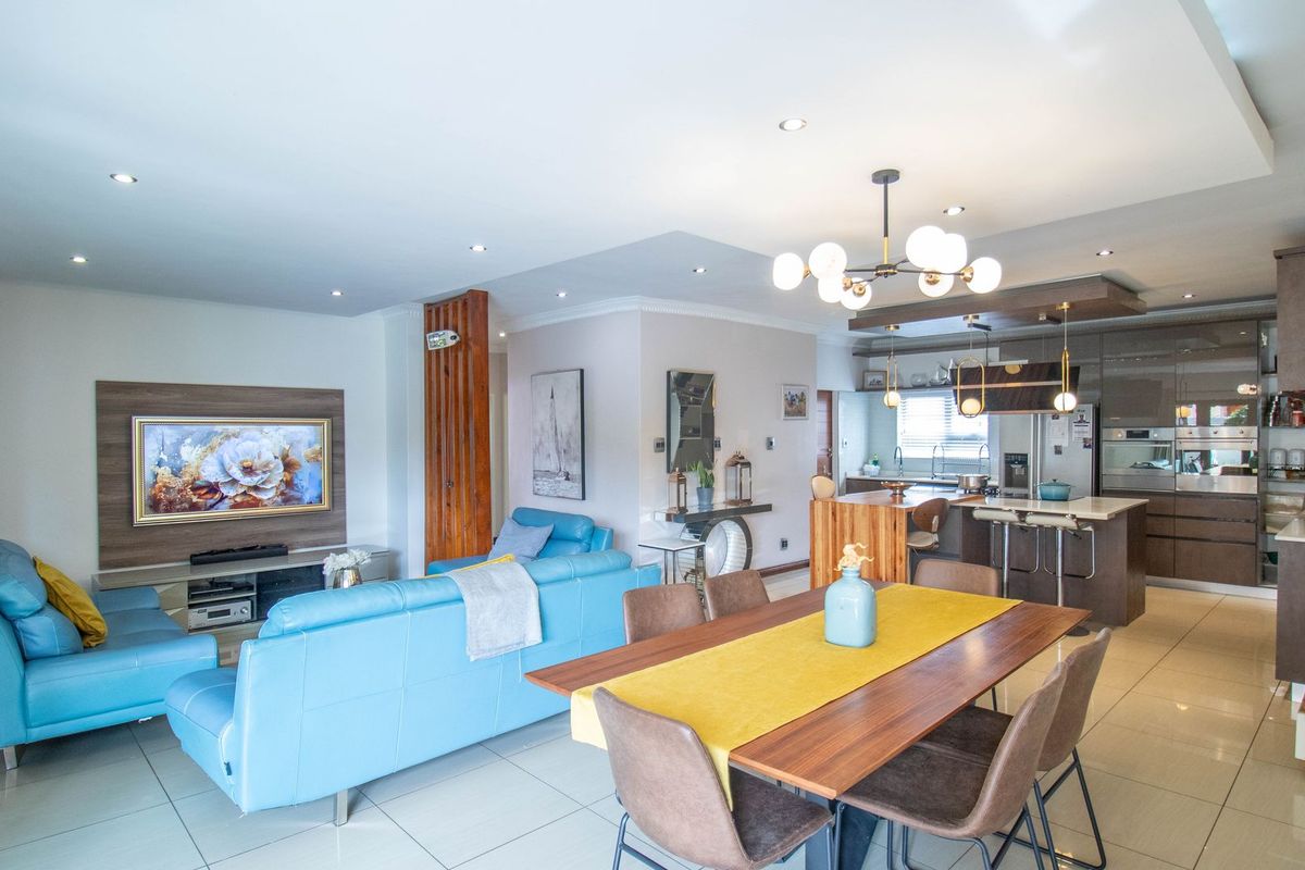 Stunning House in Secure Estate - Photo 5