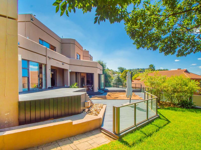 A Home of Distinction Set Amidst Natural Splendour - Photo 2