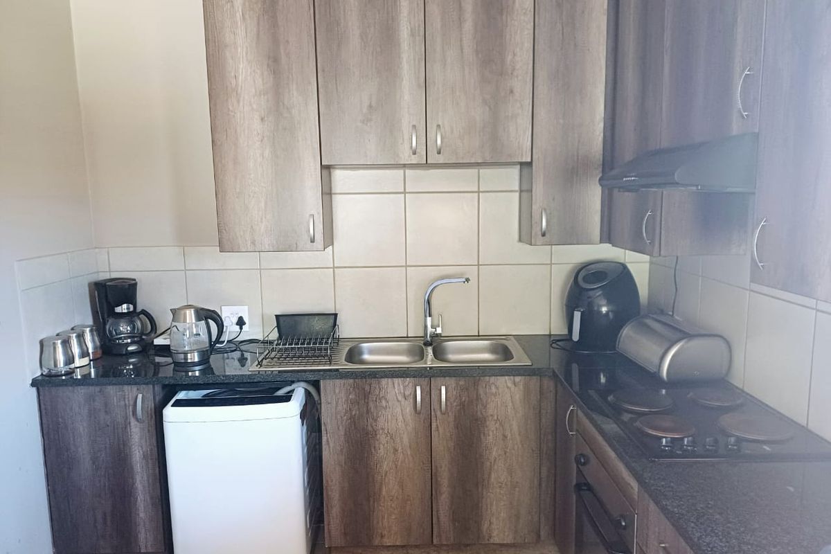 Modern 2-Bedroom Apartment with Open-Plan Living - Photo 4