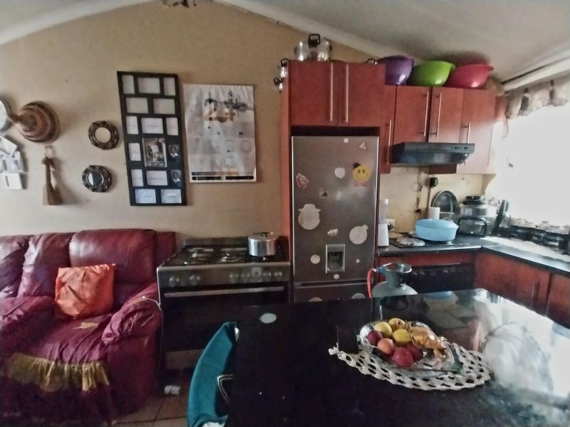 Renovation Gem – Unleash Your Creativity in This 2 Bedroom Fixer‐Upper! - Photo 6