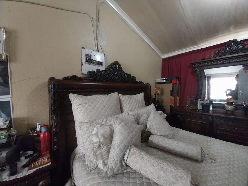 Renovation Gem – Unleash Your Creativity in This 2 Bedroom Fixer‐Upper! - Photo 9