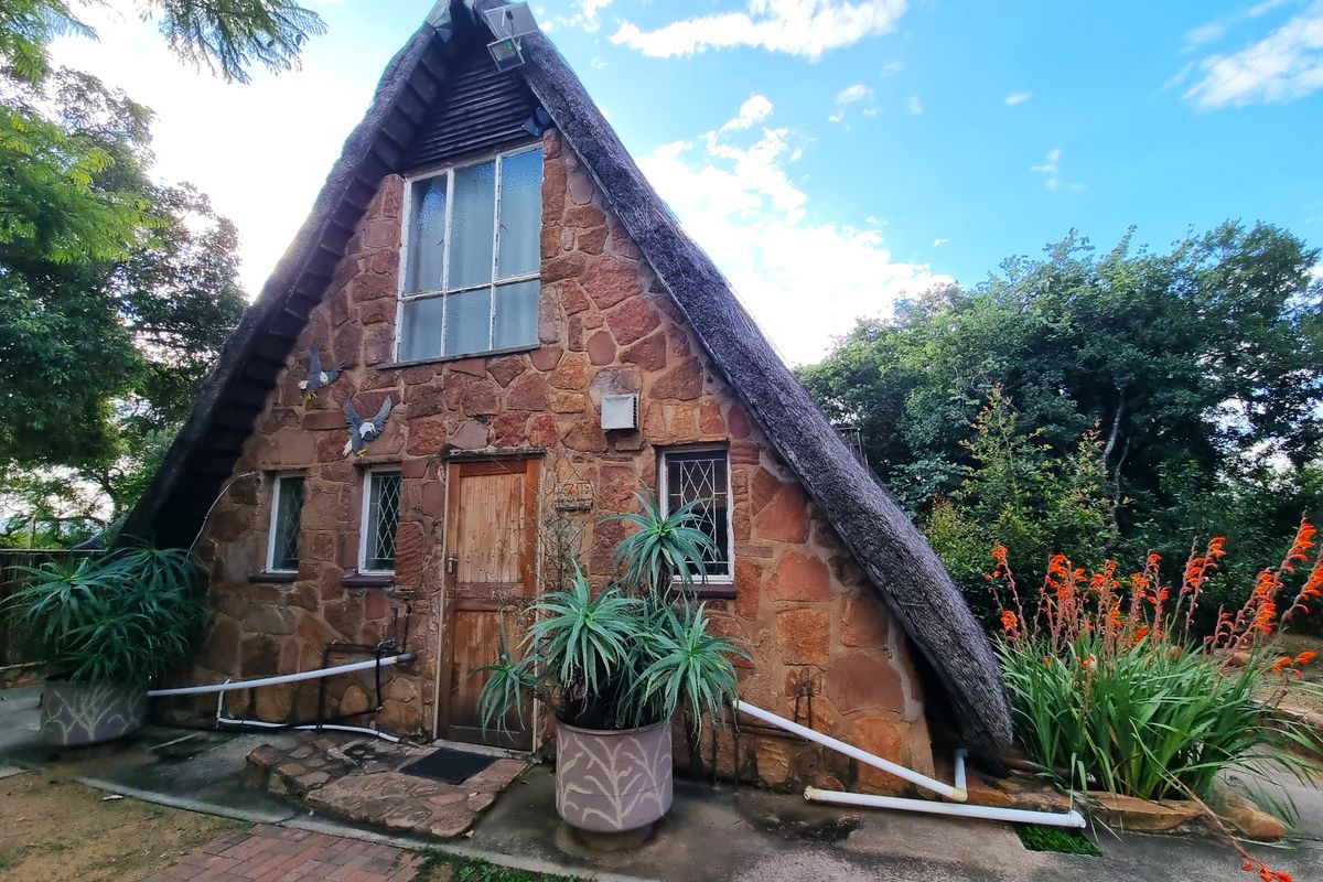 Utopia Nature Estate - Charming 1-Bedroom  Bed & Breakfast or Weekend Getaway! - Photo 4