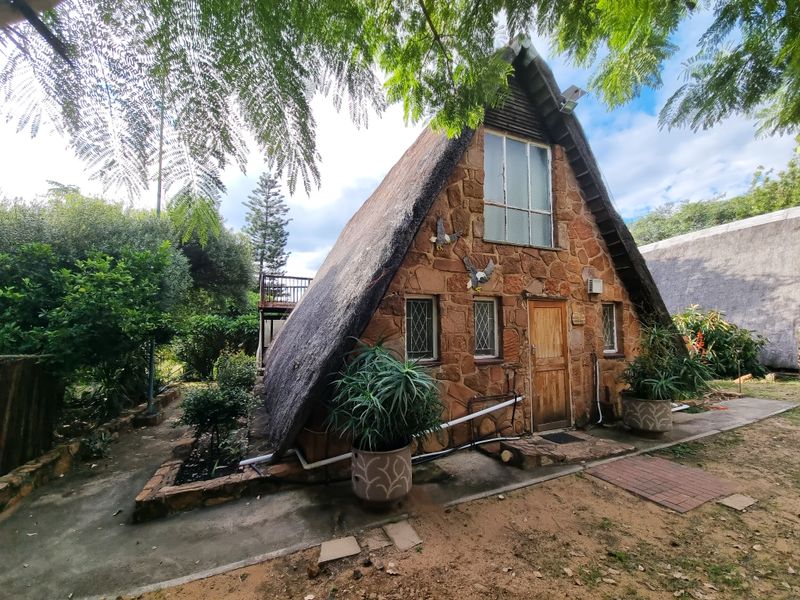 Utopia Nature Estate - Charming 1-Bedroom  Bed & Breakfast or Weekend Getaway! - Photo 5