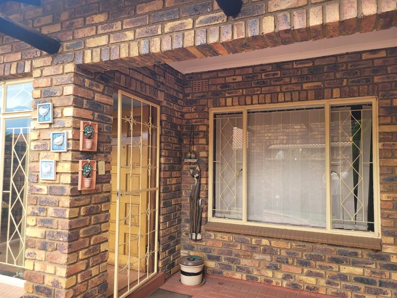 Loads of Character and Charm - Simplex Unit - Photo 6