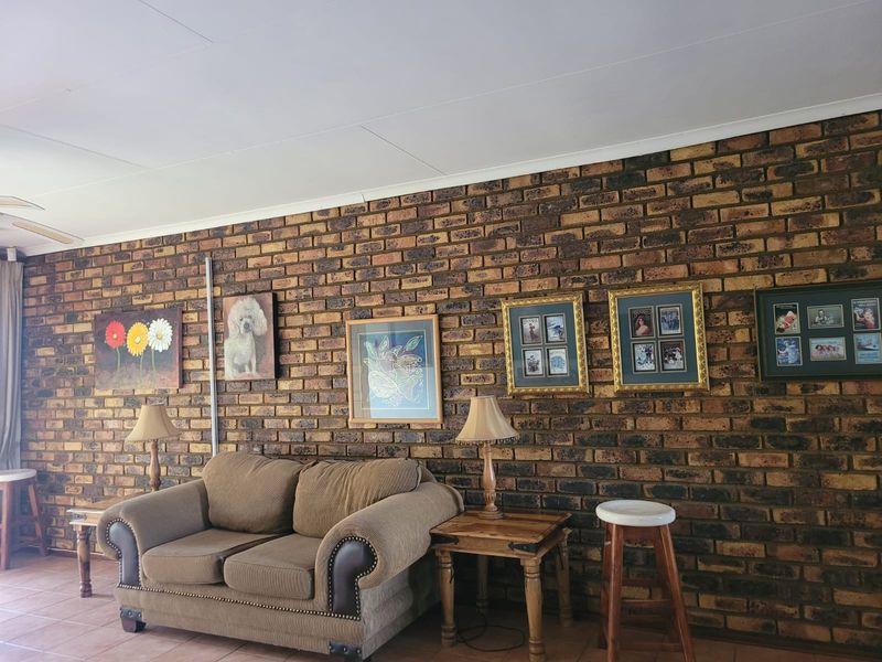 Loads of Character and Charm - Simplex Unit - Photo 9