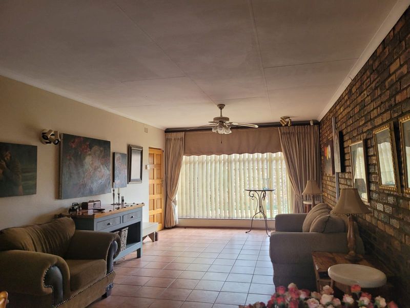 Loads of Character and Charm - Simplex Unit - Photo 8