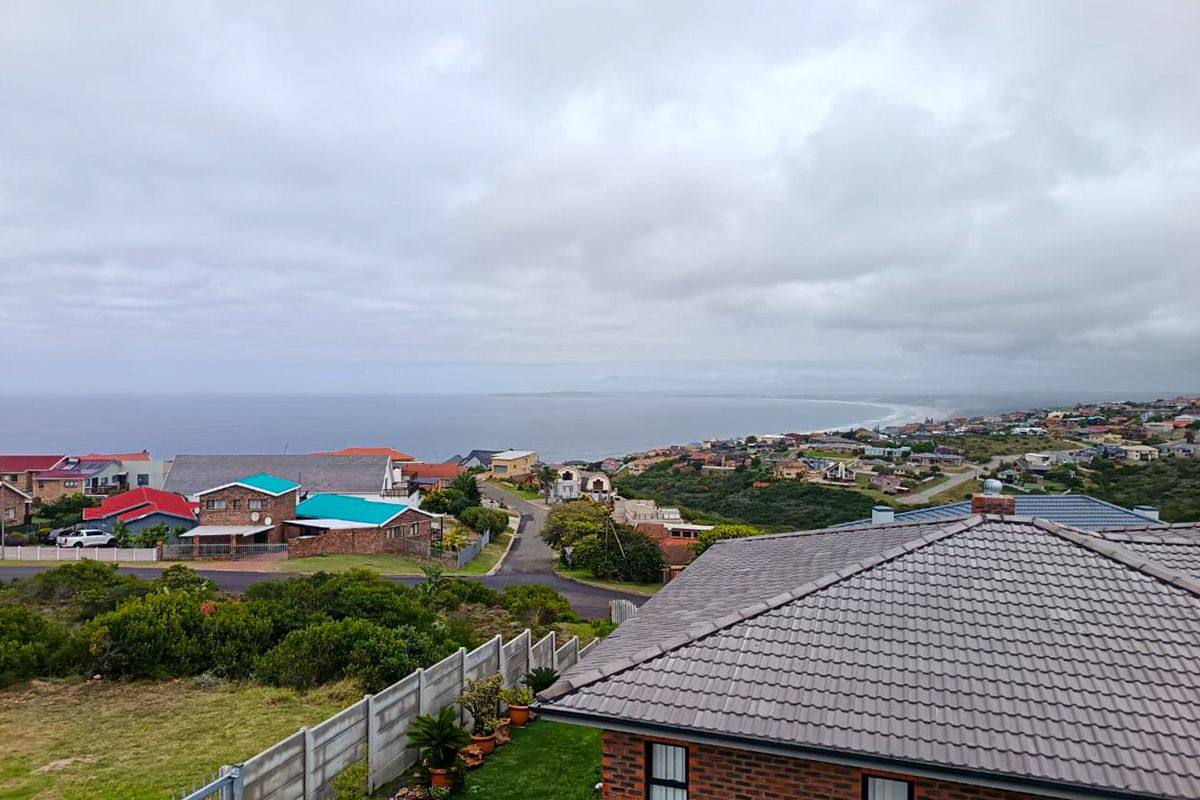 Two homes with separate entrances and spectacular sea views - Photo 2